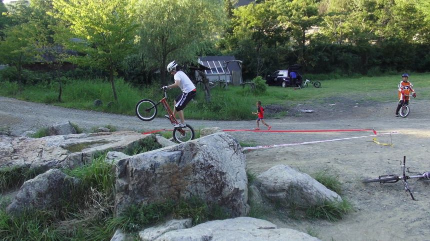 http://biketrial.tw/images/forum/2012/dsc00451.jpg