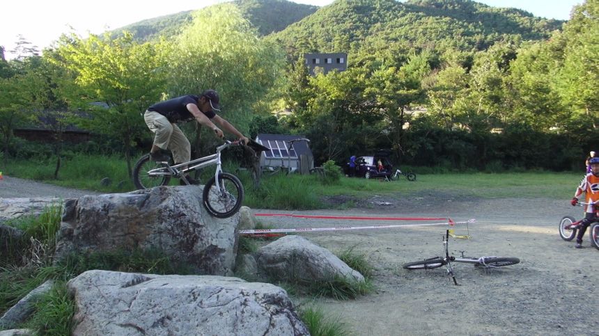 http://biketrial.tw/images/forum/2012/dsc00452.jpg