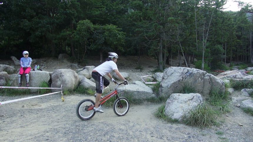 http://biketrial.tw/images/forum/2012/dsc00416.jpg